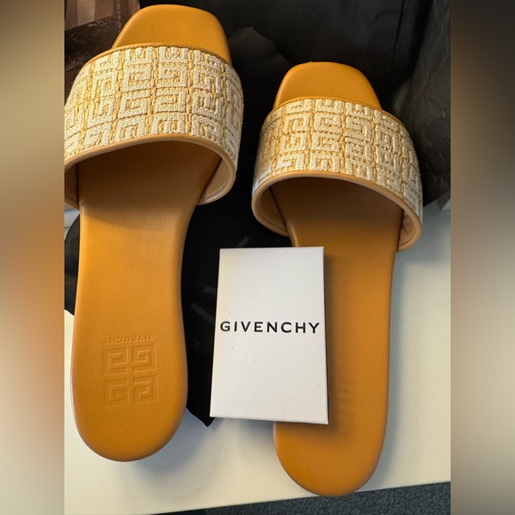 GIVENCHY 4G Flat Mule Sandals Size 39 - Picture 1 of 16